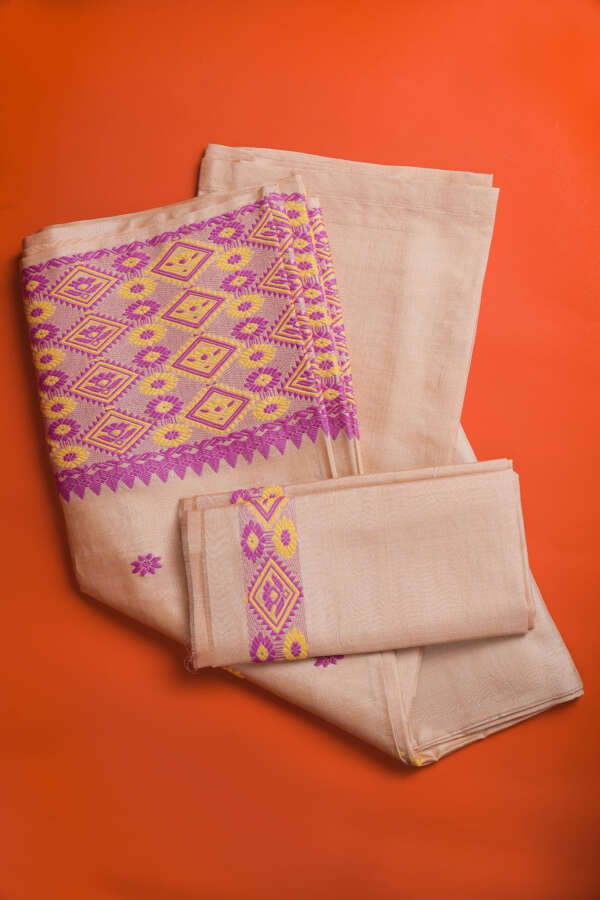 4O9A8388 Mekhela Chaddor - Muga Tussar