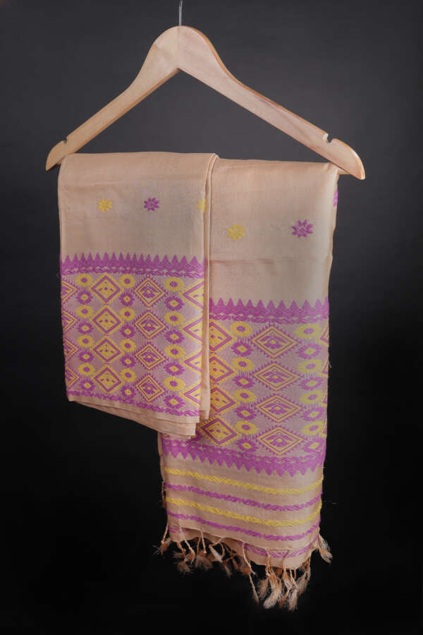 4O9A8393 Mekhela Chaddor - Muga Tussar