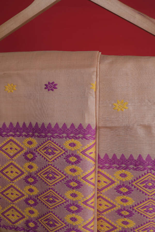 4O9A8405 Mekhela Chaddor - Muga Tussar