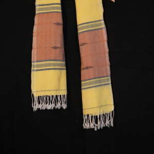 Cotton stole with motifs