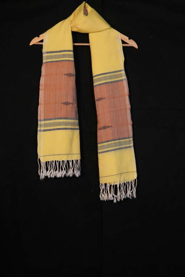 Cotton stole with motifs