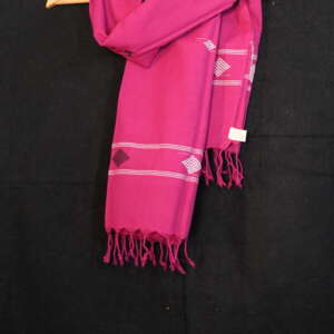 Cotton stole with motifs